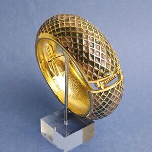 Snakeskin Scale Pattern Two Tone Enamel Hinge Cuff Round Bracelet Camo Green